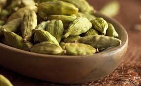 Green cardamom ( हिरवी वेलची  ) ( 100 gm )